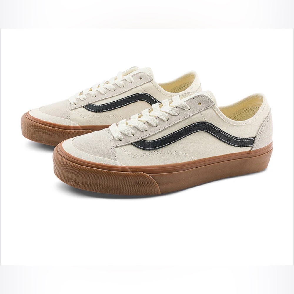 Vans Old Skool 36 Decon SF marshmallow and Navy with a gum sole